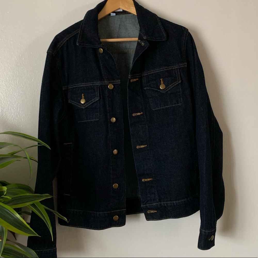 Small men’s denim jacket!